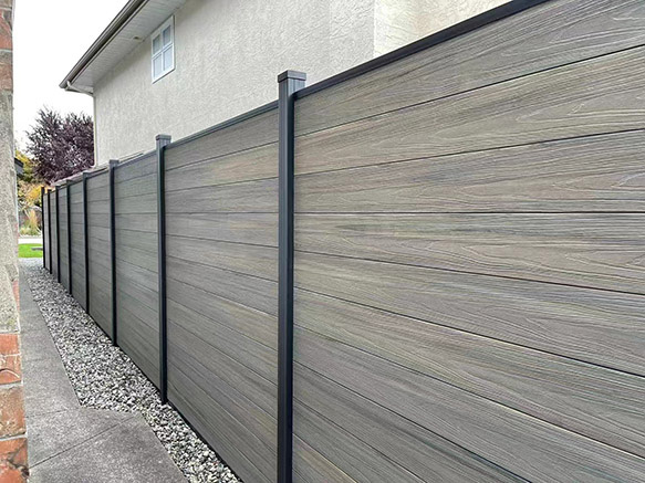 Capped Composite Fence